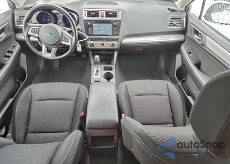 2015 Subaru Outback 2.5I Premium z USA, uszkodzony, nr VIN 4S4BSAFC4F3304607